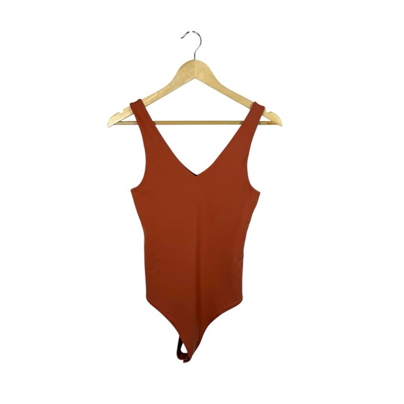 NWOT Abercrombie & Fitch Soft AF Seamless V Neck Bodysuit in Rust Size S - Picture 1 of 8
